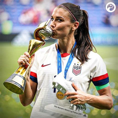 Alex Morgan wins U.S. Soccer award .